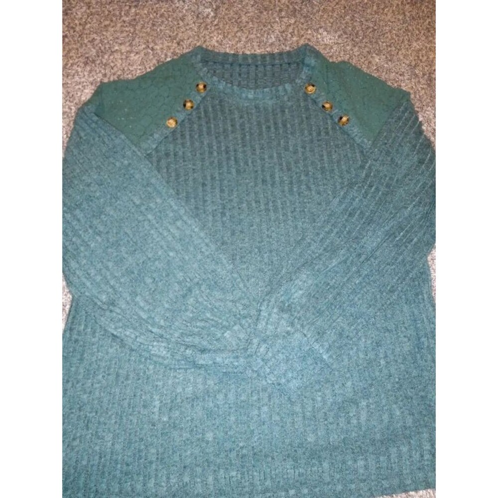 Long sleeved woman sweater